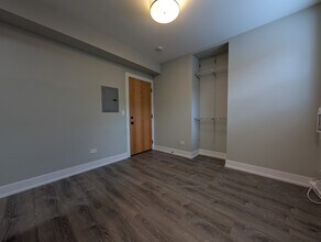 503 W Belmont Ave, Unit 5i in Chicago, IL - Building Photo - Building Photo