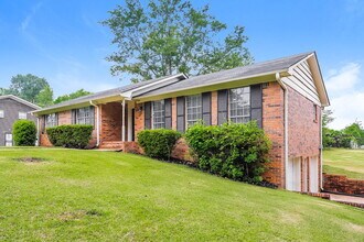 132 4th Plaza in Pleasant Grove, AL - Building Photo - Building Photo