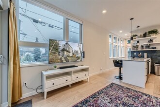 4306 Wallingford Ave N in Seattle, WA - Building Photo - Building Photo