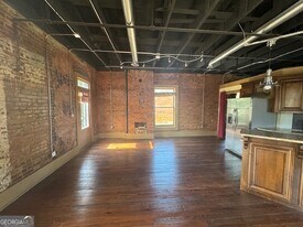 2 E Main St N in Hampton, GA - Building Photo