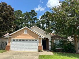 2382 Heathrow Dr in Tallahassee, FL - Building Photo