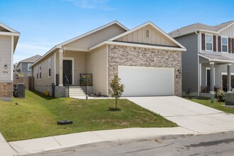 5210 Winding Strm in Saint Hedwig, TX - Building Photo - Building Photo