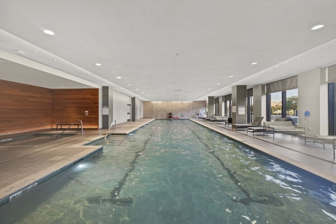 75 Park Ln S, Unit 514 in Jersey City, NJ - Foto de edificio