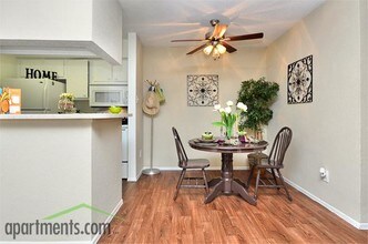 Serena Grove 2 in Houston, TX - Building Photo - Interior Photo