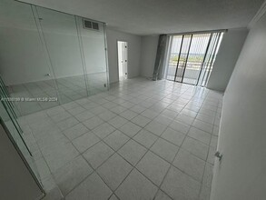 500 Three Islands Blvd, Unit 809 in Hallandale Beach, FL - Building Photo - Building Photo