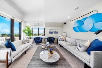 201 Crandon Blvd in Miami, FL - Building Photo - Building Photo