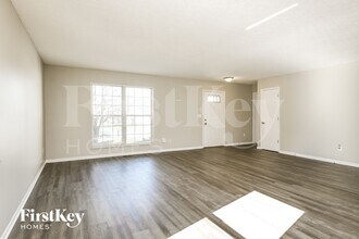 3054 Brantley Dr in Reynoldsburg, OH - Foto de edificio - Building Photo