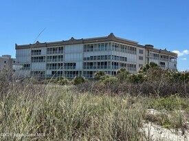 425 Pierce Ave in Cape Canaveral, FL - Building Photo