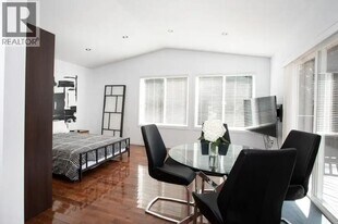 2568 The Blvd in Squamish, BC - Building Photo