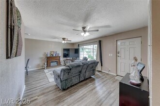 861 E Hacienda Ave in Las Vegas, NV - Building Photo - Building Photo