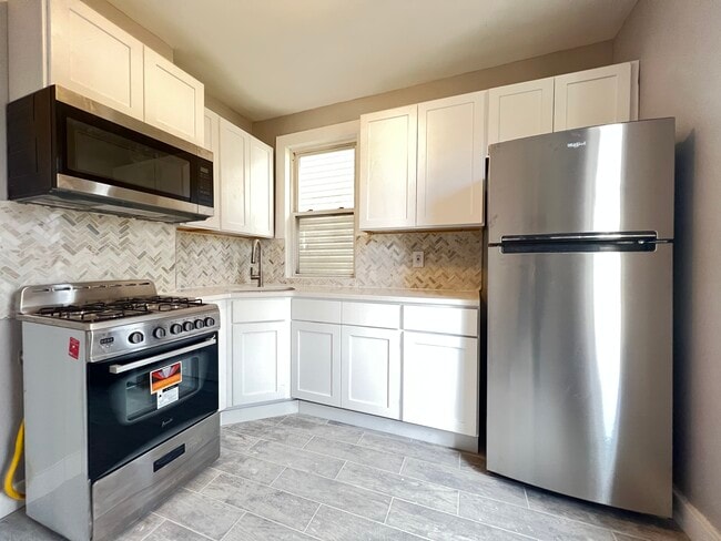 27 Sheffield St, Unit 2