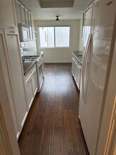 17195 Palisades Cir in Pacific Palisades, CA - Building Photo - Building Photo