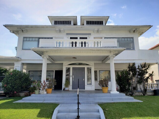 1129 4th Ave in Los Angeles, CA - Building Photo - Building Photo