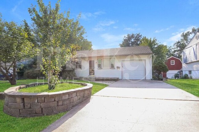 property at 5126 S Delaware Ave
