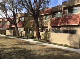 17922 River Cir in Santa Clarita, CA - Building Photo