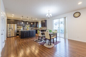 15746 Evergreen Ave in Apple Valley, MN - Building Photo - Building Photo