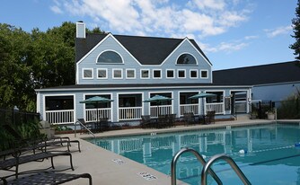 Hampton Courts in Columbia, SC - Building Photo