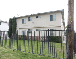 6818 Morella Ave in North Hollywood, CA - Foto de edificio - Building Photo