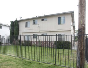 6818 Morella Ave in North Hollywood, CA - Building Photo - Building Photo