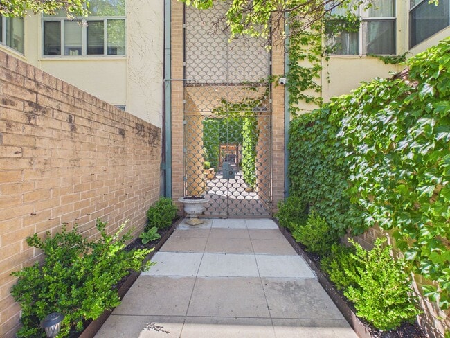 2400 S Polk St in Amarillo, TX - Building Photo - Building Photo