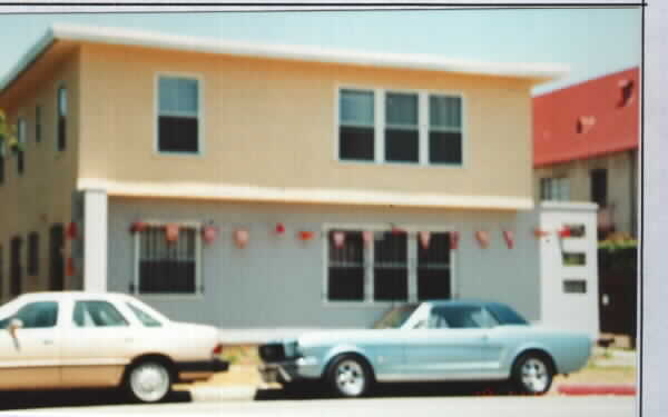 1249 E Ocean Blvd in Long Beach, CA - Foto de edificio - Building Photo