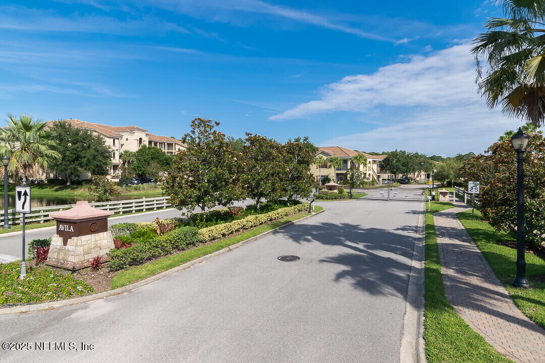 415 La Travesia Flora in St. Augustine, FL - Building Photo