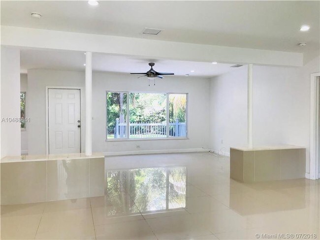 12885 Griffing Blvd in North Miami, FL - Building Photo - Building Photo
