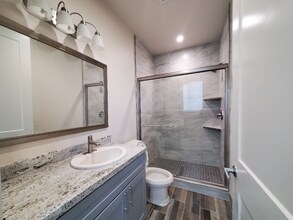 138 N Mildred Ave in King City, CA - Foto de edificio - Building Photo