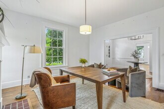 2126 Sharondale Dr in Nashville, TN - Foto de edificio - Building Photo