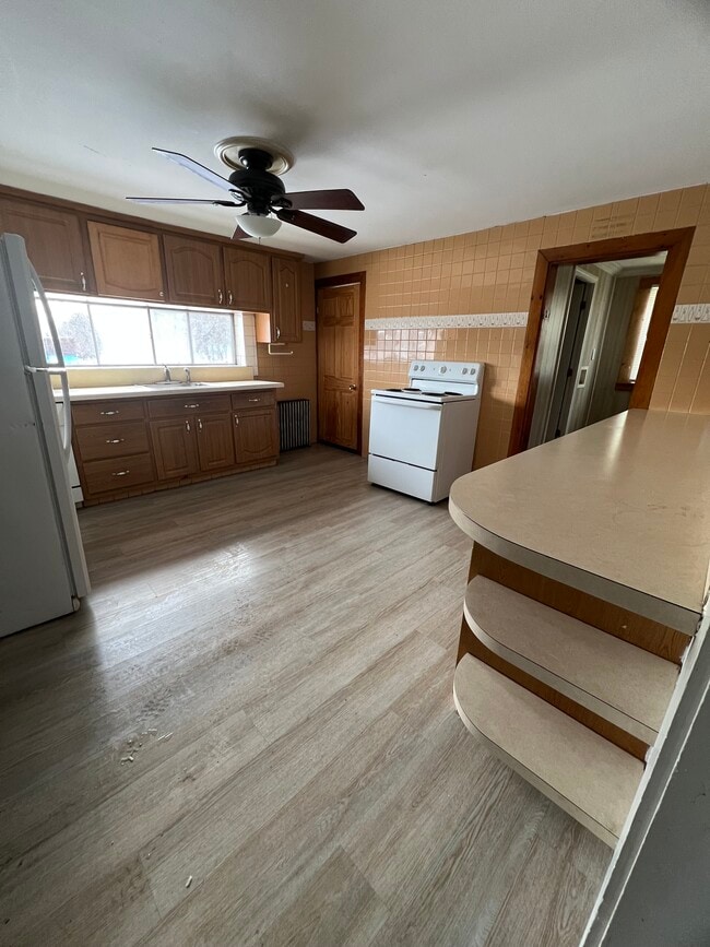 903 Centre St in Brockton, MA - Building Photo - Building Photo