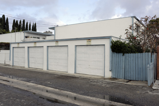 1269 Baker St in Costa Mesa, CA - Foto de edificio - Building Photo