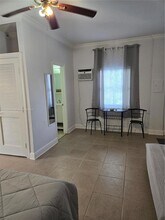 5712 Hollywood Blvd, Unit 3 in Hollywood, FL - Building Photo - Building Photo