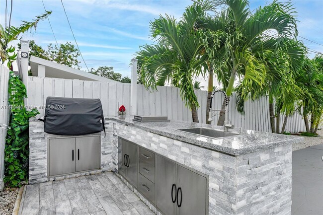 2231 N 58th Ave in Hollywood, FL - Building Photo - Building Photo