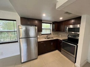 1275 SW 36th Ave in Fort Lauderdale, FL - Building Photo - Building Photo