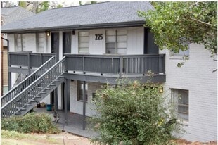 225-Hillcrest in Decatur, GA - Building Photo