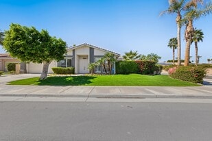44425 Grand Canyon Ln in Palm Desert, CA - Building Photo