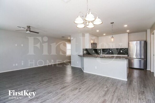 18104 christopher Dr in Maricopa, AZ - Building Photo - Building Photo