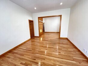 76-44 Park Ln S in Queens, NY - Building Photo - Building Photo