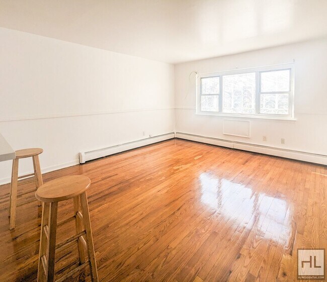 2722 Mickle Ave, Unit 1 in Bronx, NY - Building Photo - Building Photo