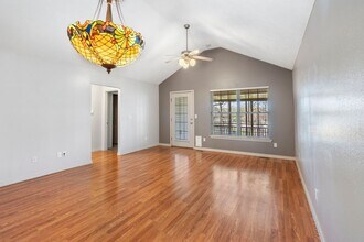 3832 W Brook Ct in Springfield, MO - Building Photo - Building Photo