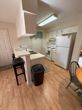 853 SE Mayo Dr, Unit 853 in Crystal River, FL - Building Photo - Building Photo