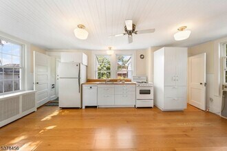 289 Bennetts Ln in Franklin Township, NJ - Building Photo - Building Photo