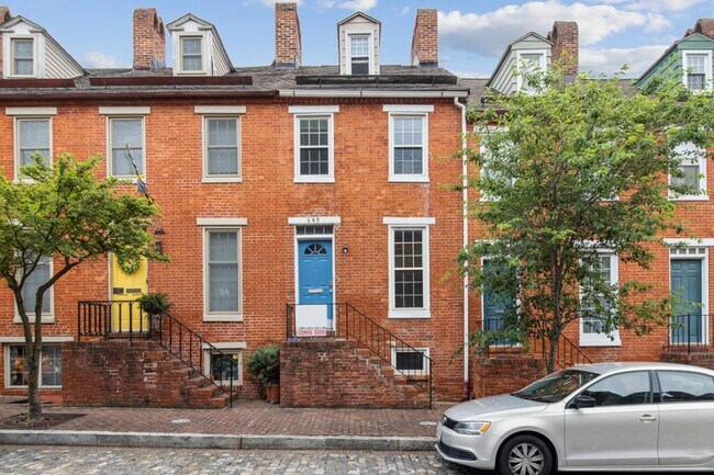 645 Stirling St photo'