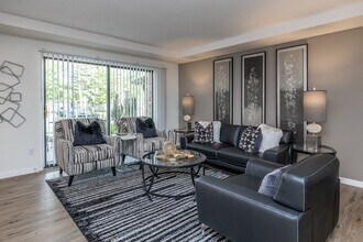 Saddlewood Park Townhomes in Minnetonka, MN - Foto de edificio - Interior Photo