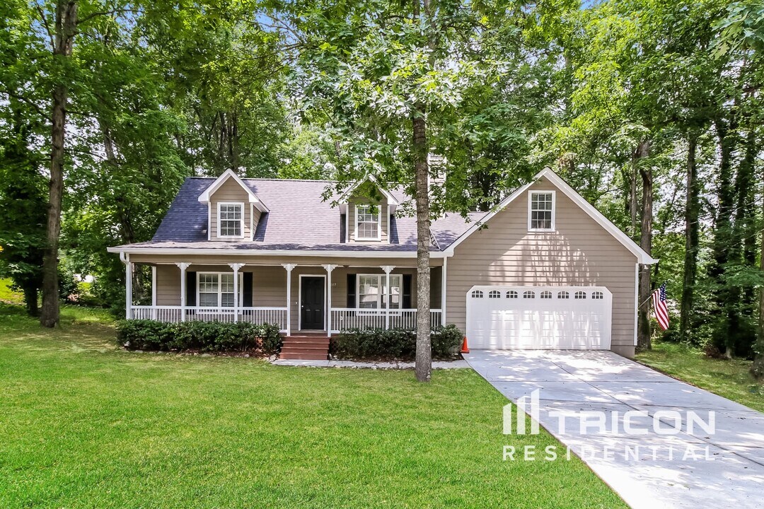3017 Ansley Manor Ct in Snellville, GA - Building Photo