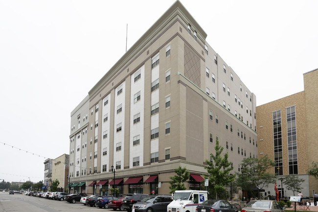 Robertson's Senior Apartments in South Bend, IN - Building Photo - Building Photo