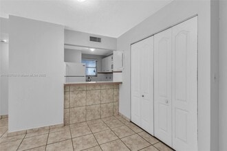 210 Fontainebleau Blvd in Miami, FL - Building Photo - Building Photo