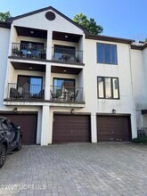 60 Tower Hill Dr in Red Bank, NJ - Building Photo - Building Photo