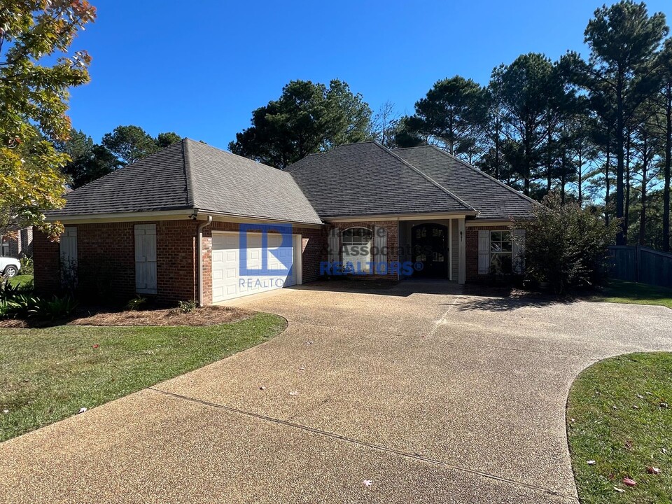 108 Buckeye Dr in Madison, MS - Building Photo