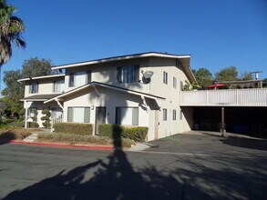 157 Vera Cir in Vista, CA - Building Photo - Building Photo